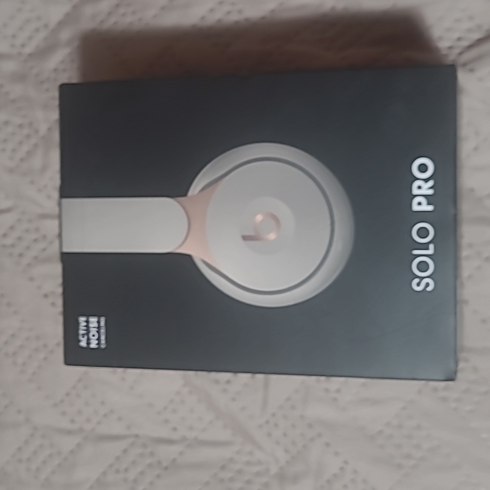 Beats Solo Pro